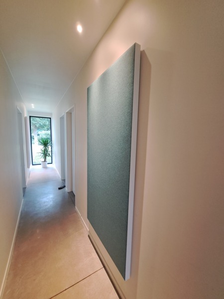 COUSTpanel, blue, in corridor