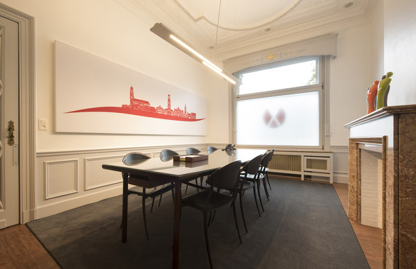 COUSTpanel in meeting room